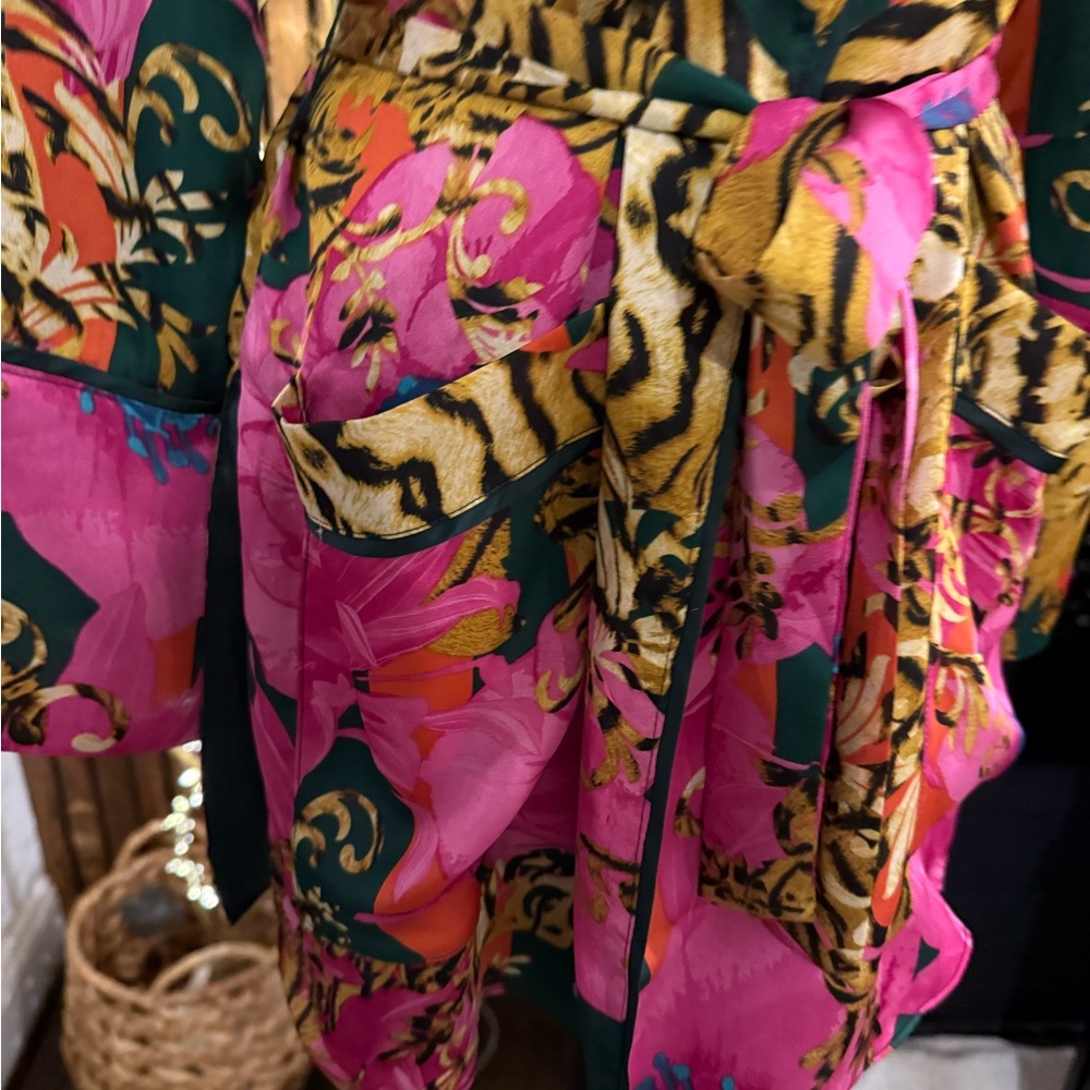 Pink Satin Robe with Green Accents - Picture 4 of 7